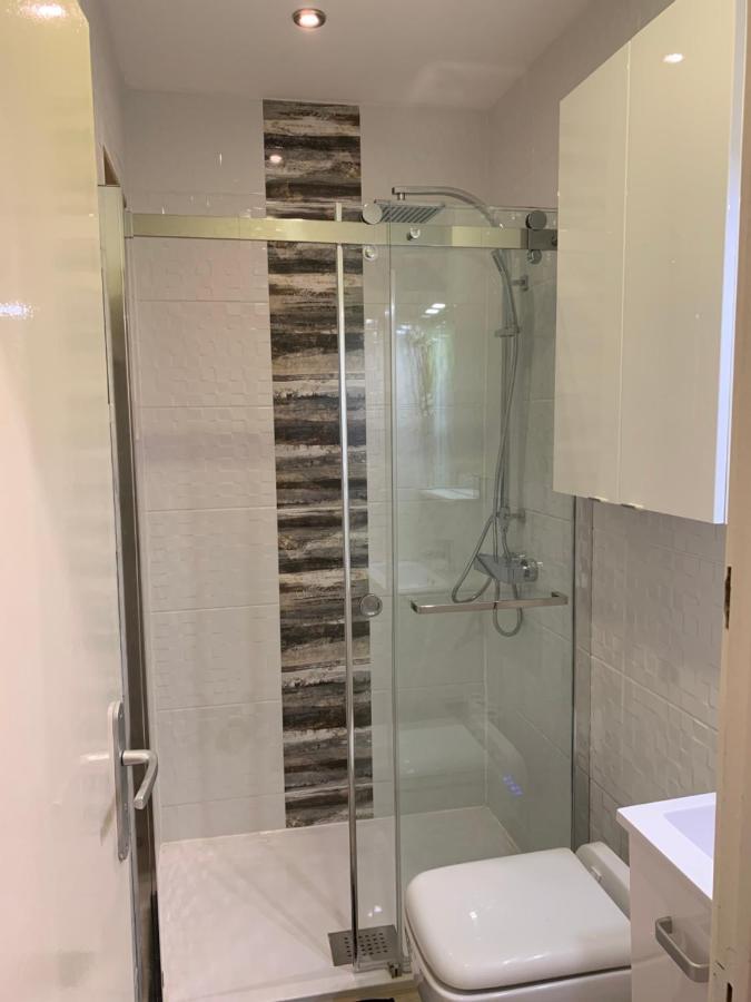 RDC 1 - Chambre meublée au cœur du centre ville de Montluçon - WIFI et NETFLIX Extérieur photo
