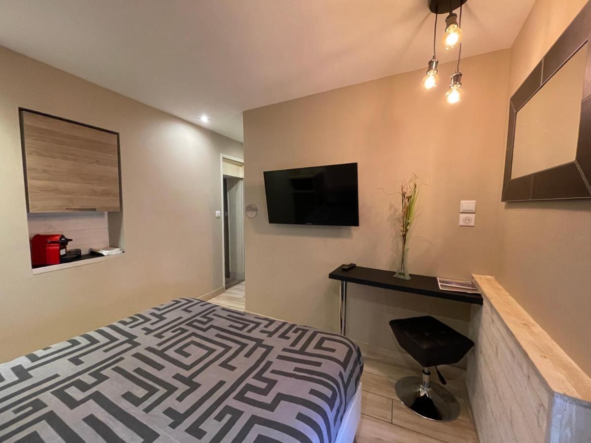 RDC 1 - Chambre meublée au cœur du centre ville de Montluçon - WIFI et NETFLIX Extérieur photo